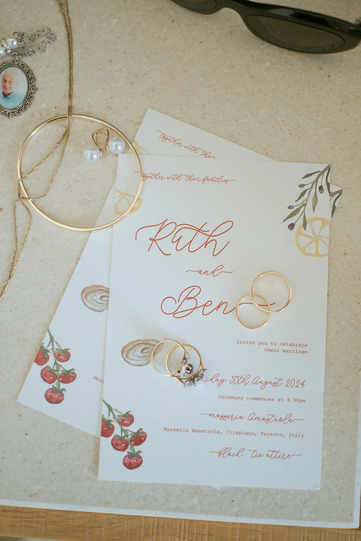 Gli inviti del matrimonio di Ruth e Ben