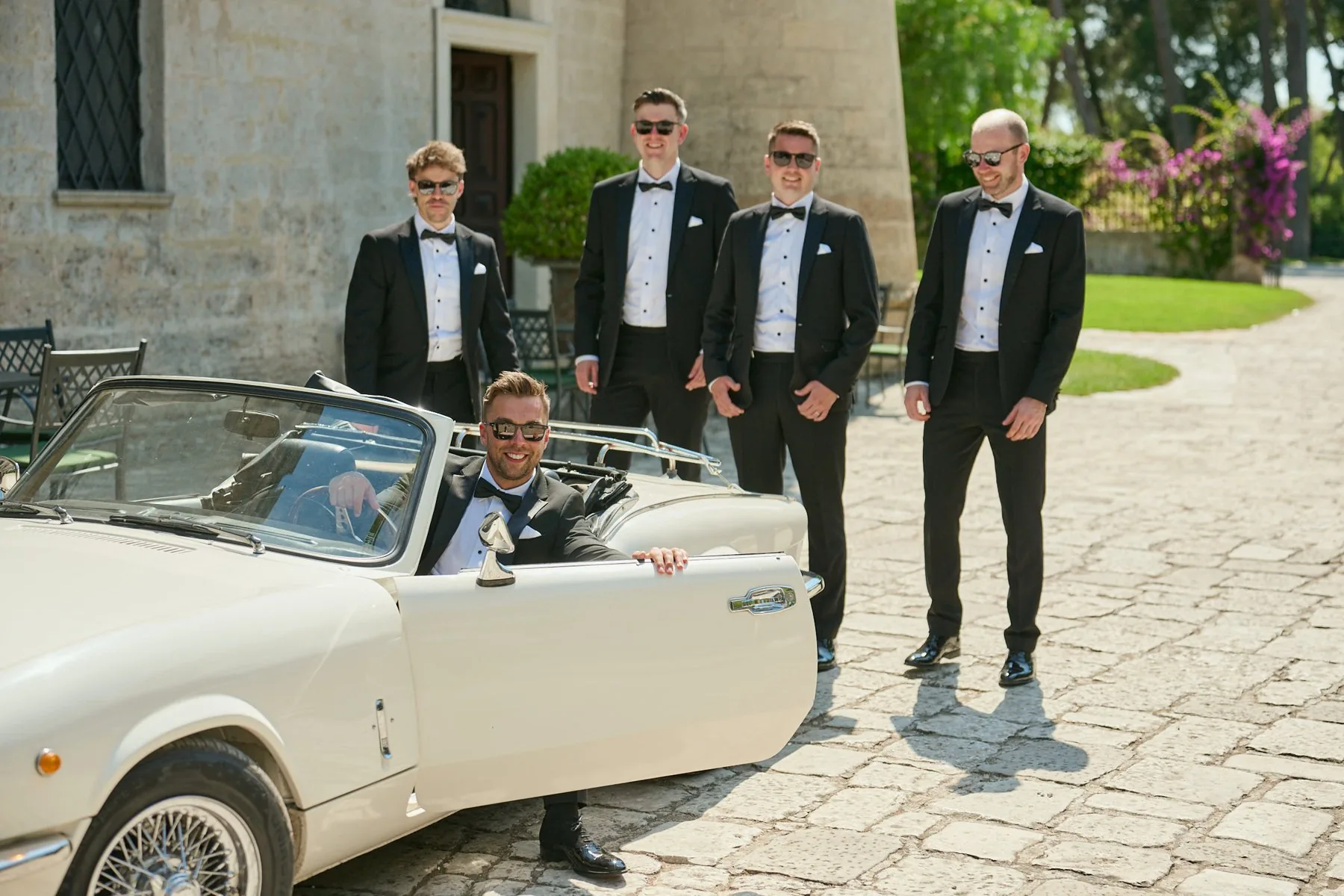 Luke e Shannon, testimoni con auto d'epoca a Castello Monaci